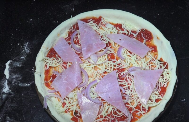 Ham pizza 