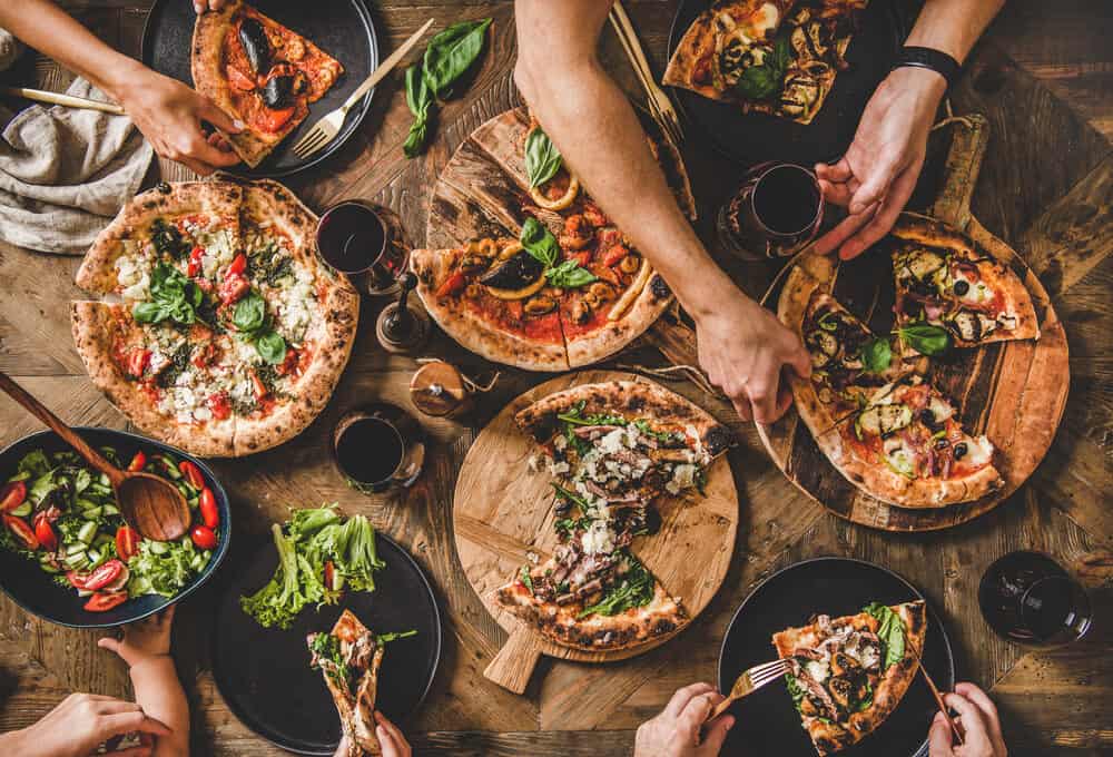 Hosting a Successful Pizza Night In 2024 - A Party Planner's Top 10 Tips!