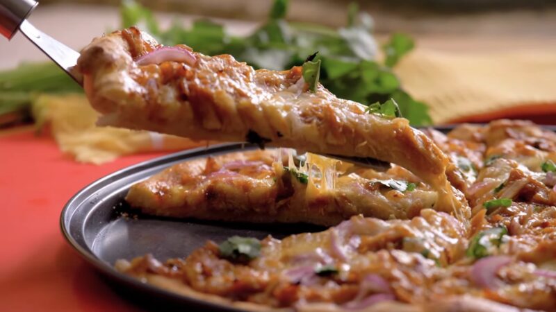 How To Make BBQ CHICKEN PIZZA