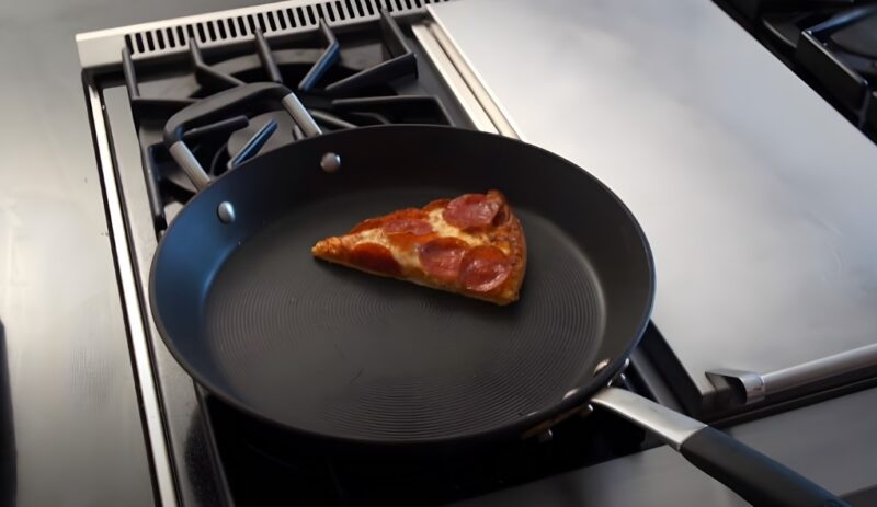 How to Reheat Pizza on Stovetop