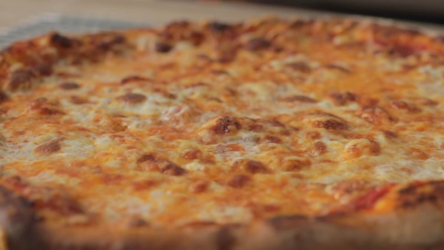 New York-Style Pizza Characteristics - What Makes It Delicious and Unique