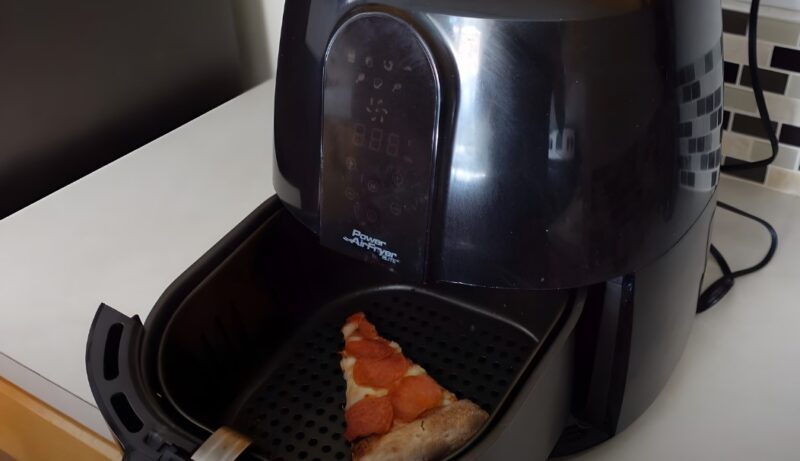 Reheating Pizza in Air Fryer is it good idea