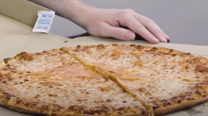 Domino's pizza dimensions